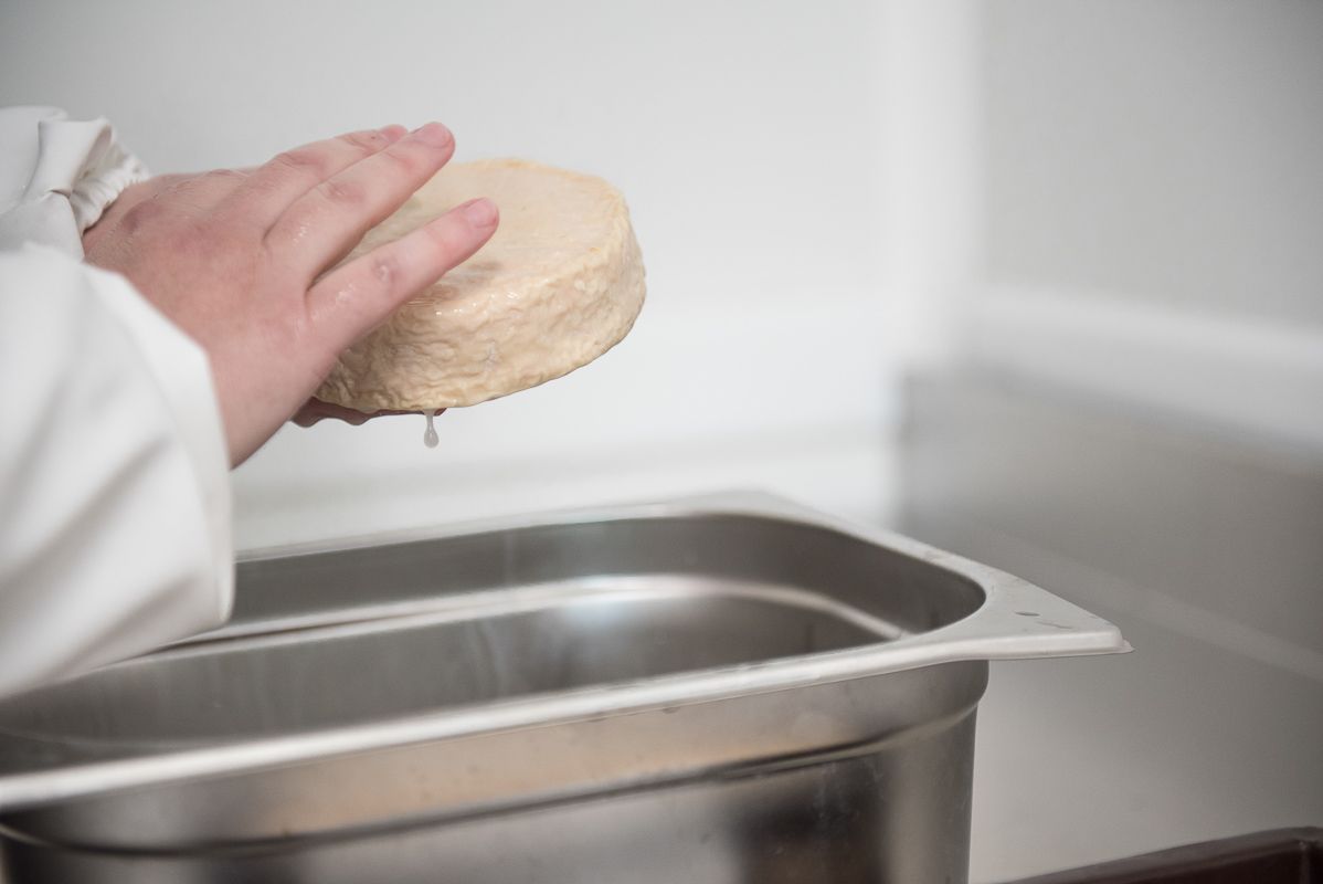 Lavage des fromages Coeurs de Bretagne