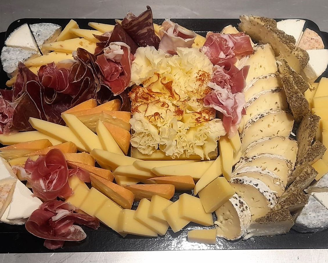 Pré-découpé repas fromage et charcuterie 6 personnes